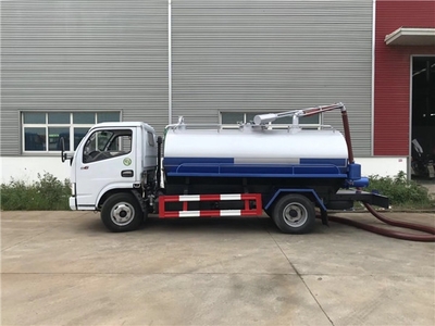 東風(fēng)小型吸糞車 多利卡系列吸糞車真空泵價格全解析